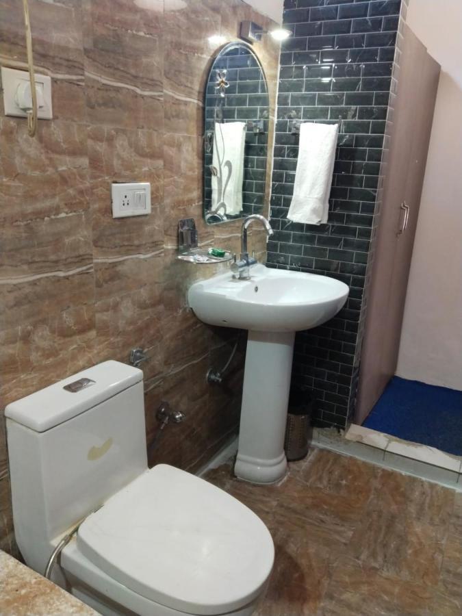 Flora Hills View Hotel Manali  Bagian luar foto
