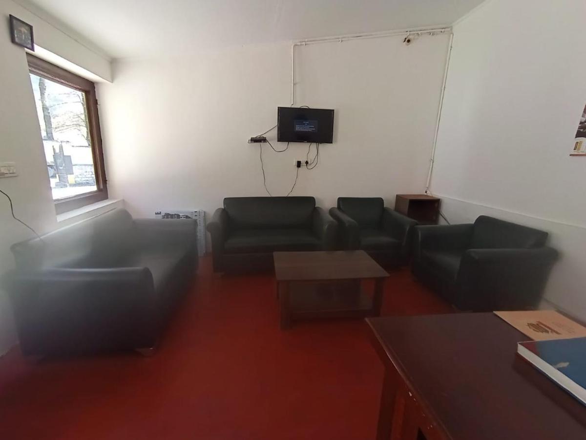 Flora Hills View Hotel Manali  Bagian luar foto