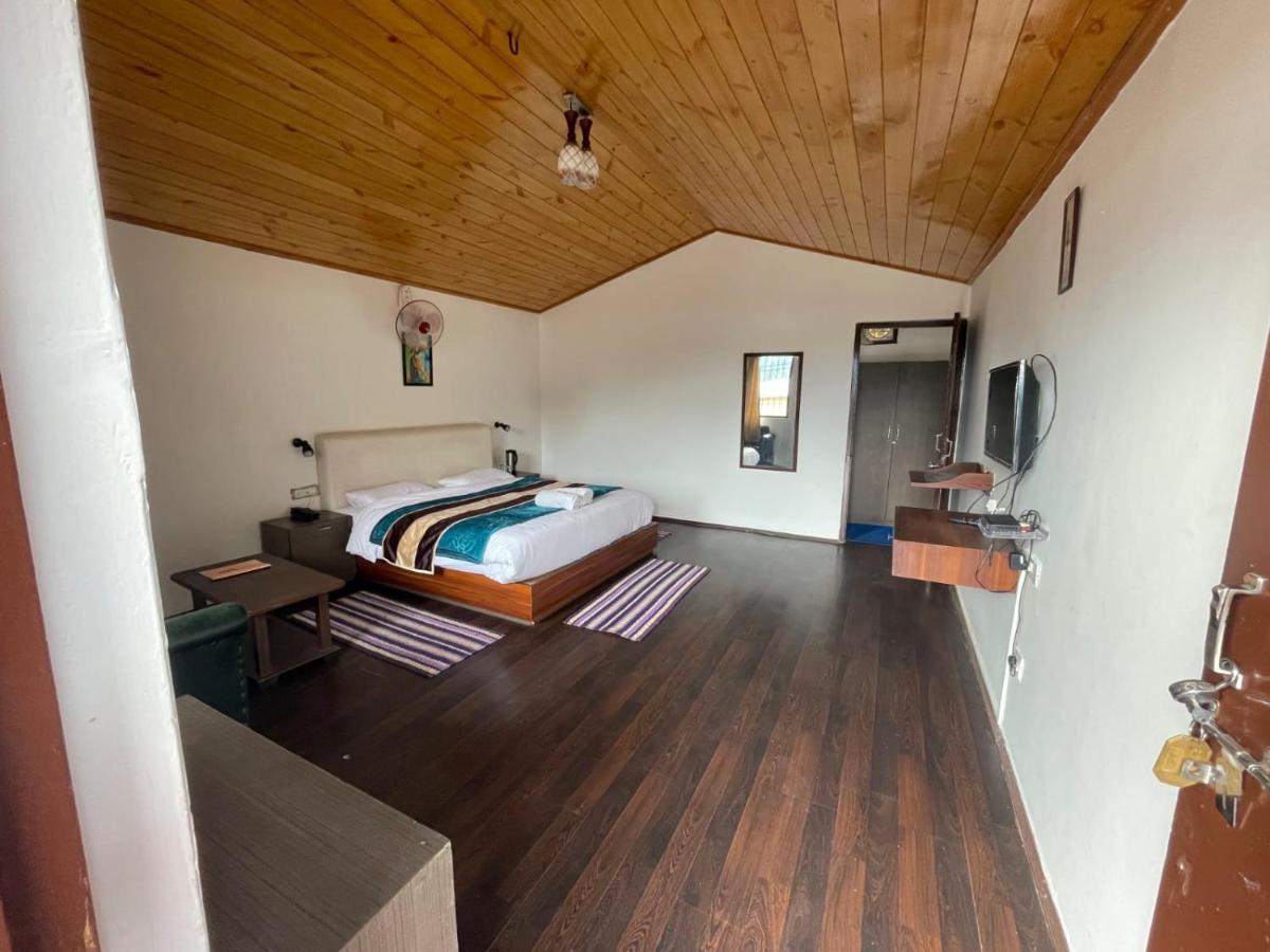 Flora Hills View Hotel Manali  Bagian luar foto
