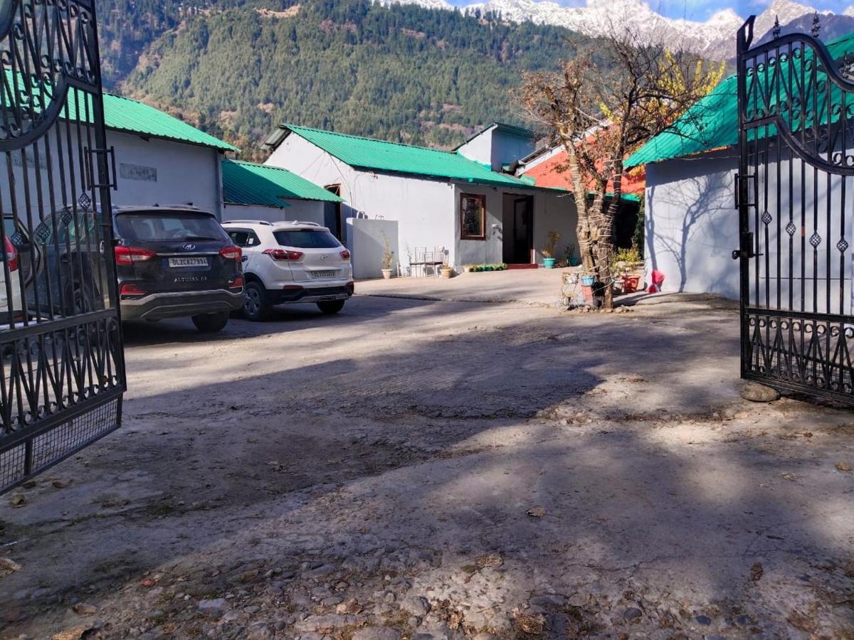 Flora Hills View Hotel Manali  Bagian luar foto